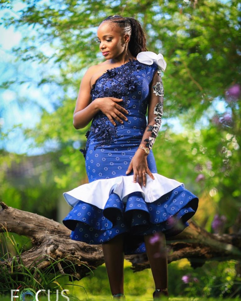 Amazing Shweshwe Traditional Attires For Beautiful Ladies – African10